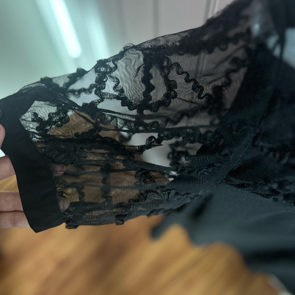 🖤Lace Collared Top🖤 - Picture 4 of 5